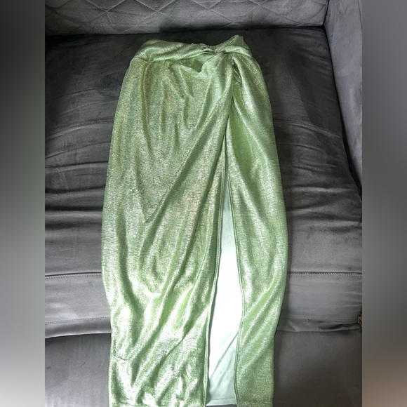 NWT 12th Tribe 2pc bandeau/skirt shimmer green set - Picture 5 of 8